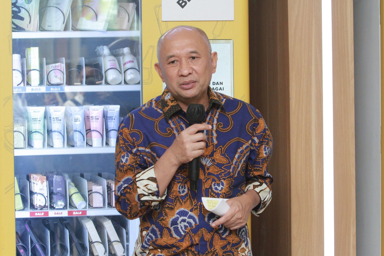 Dukung UMKM Indonesia Blibli Dan JumpStart Hadirkan Smart Vending