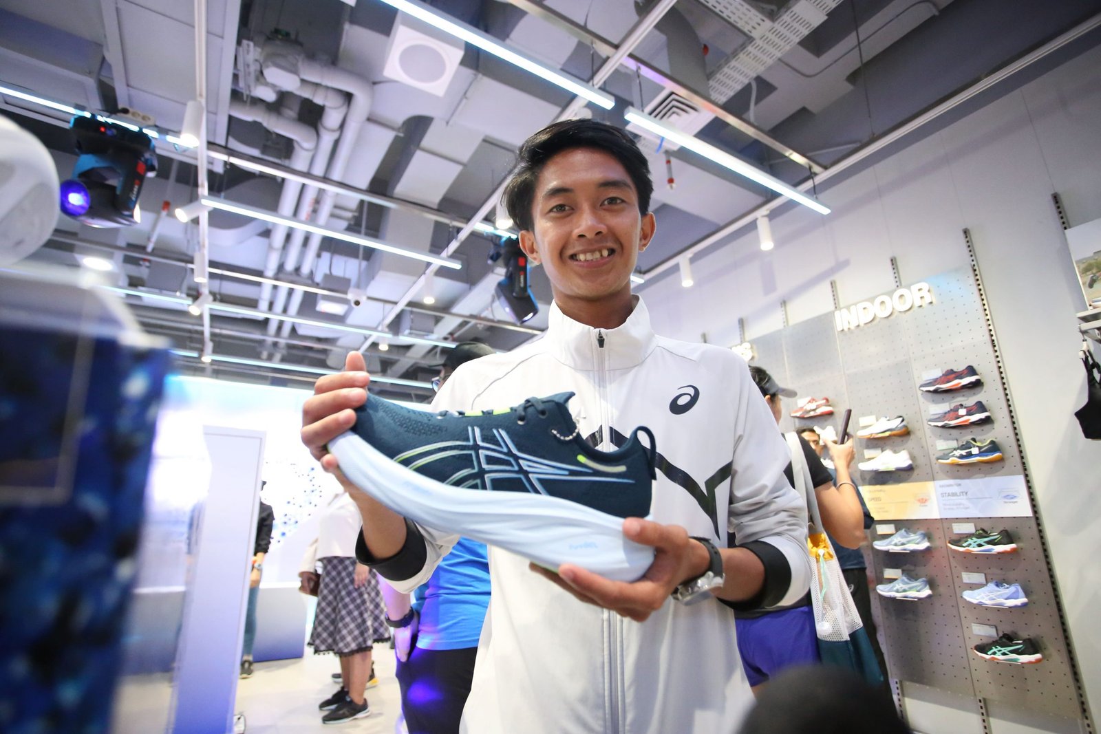 ASICS Indonesia Hadir Dengan Konsep Baru di Grand Indonesia Mall ...